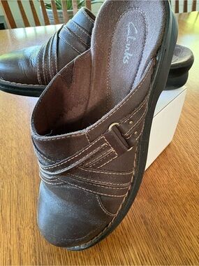 Clarks women’s Brown Slip-On Clog